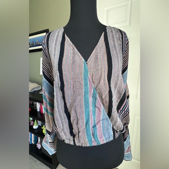 AE Striped Top NWT sz M - Picture 4 of 9